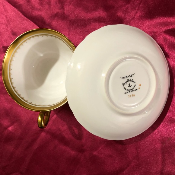 Embassy Royal Chelsea English Bone China - Picture 3 of 3